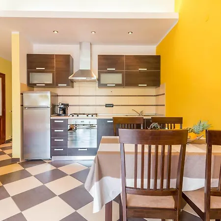 Modern Milotic 풀라