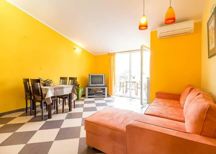 Modern Milotic Apartment Pula